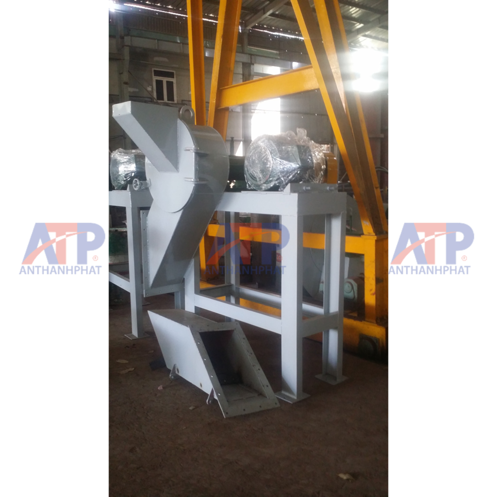 may-nghien-bua-phan-bon