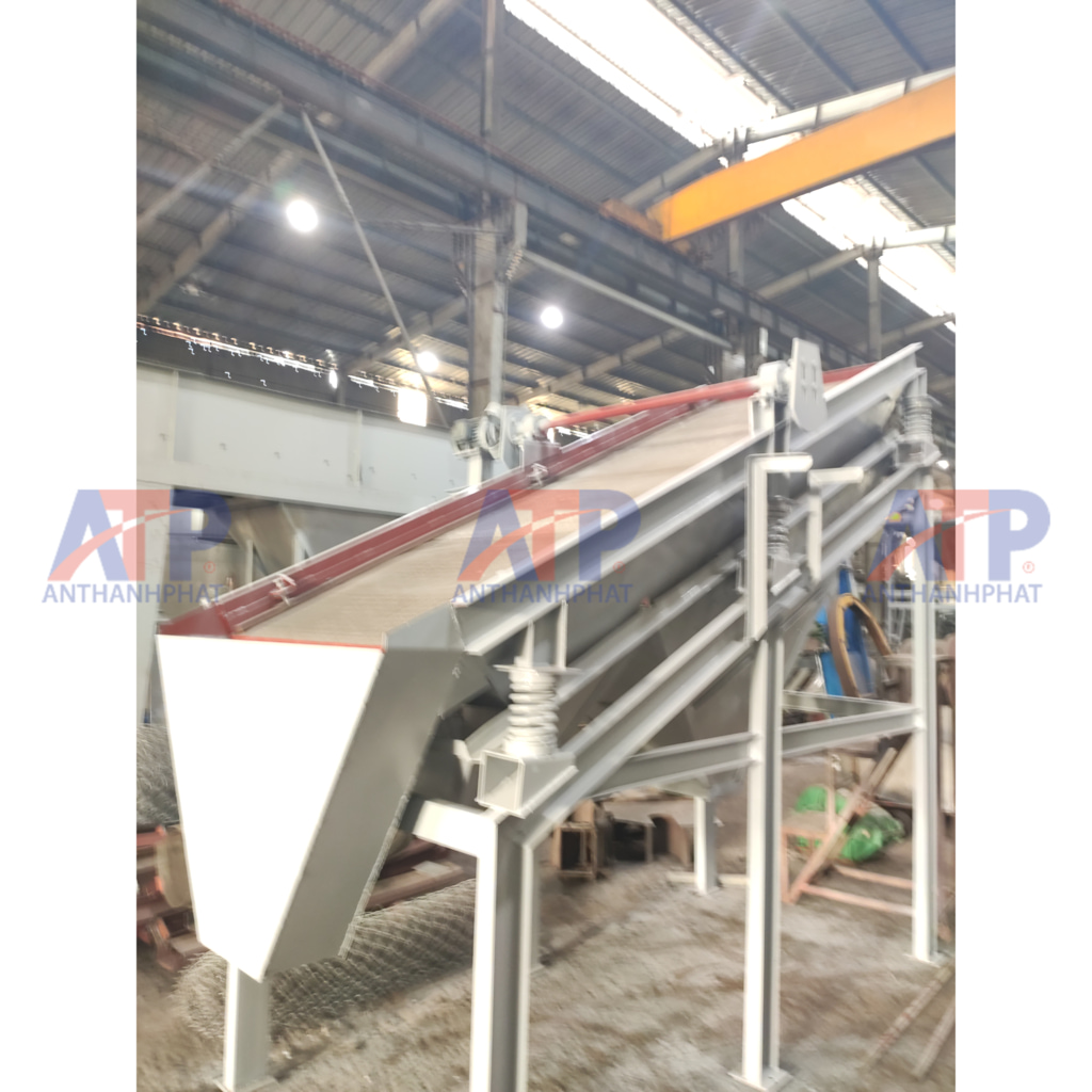 may-san-rung-phan-bon