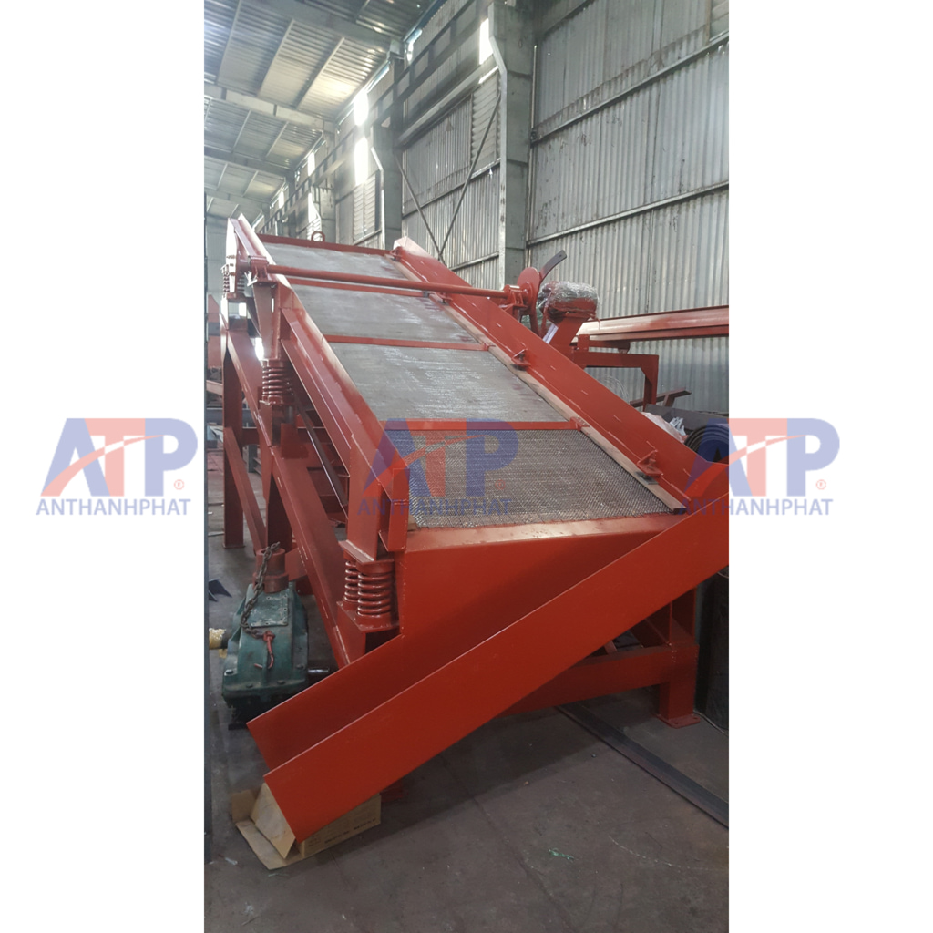 may-san-rung-phan-bon