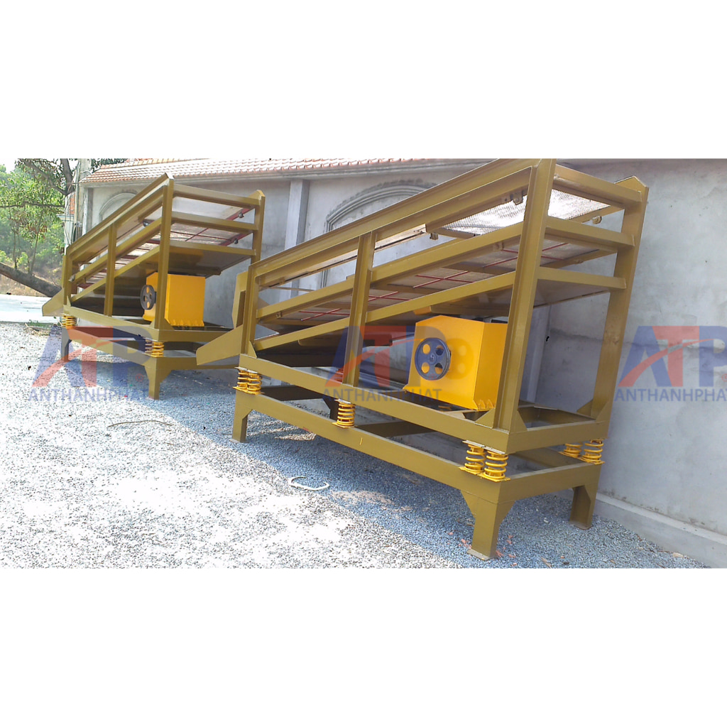 may-san-rung-phan-bon