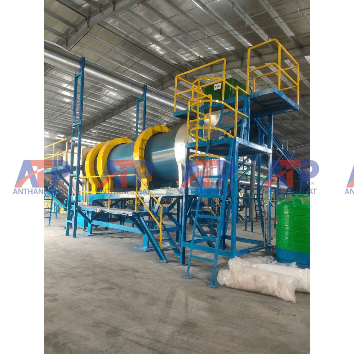 may-tron-phan-bon-lien-tuc