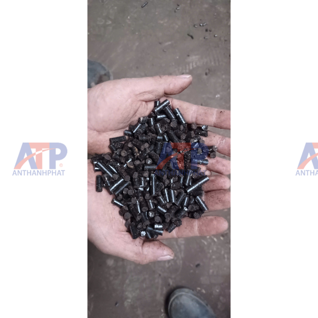 Thành phẩm sau ép trong dây chuyền sản xuất phân bón hữu cơ vi sinh dạng viên