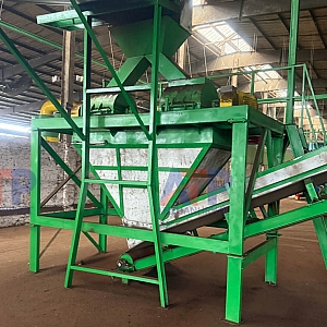 che-tao-cum-may-nghien-phan-bon-huu-co-vi-sinh-cum-nghien-doi