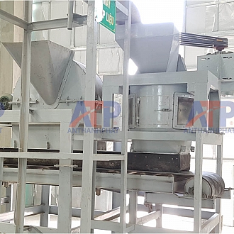 che-tao-may-nghien-xich-phan-bon-dang-dung-may-nghien-hoi-luu