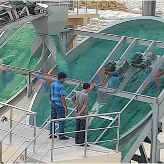 may-san-xuat-phan-bon-dang-chao